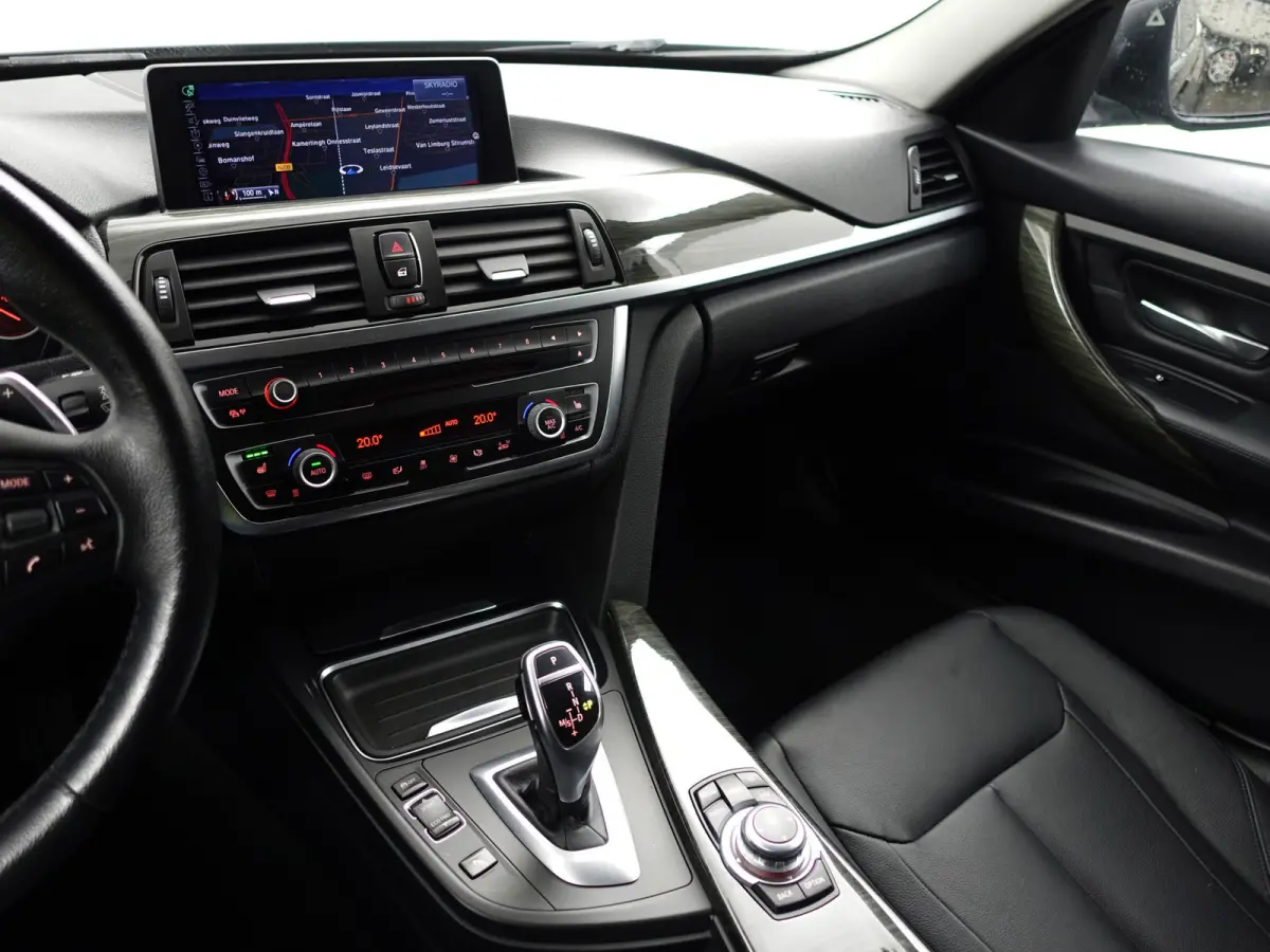 320i M Sport Aut- Nap 58dkm, Dealer Onderhouden, Lane Assist, Head Up, Xenon Led, Navigatie