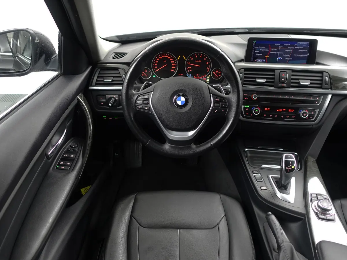320i M Sport Aut- Nap 58dkm, Dealer Onderhouden, Lane Assist, Head Up, Xenon Led, Navigatie
