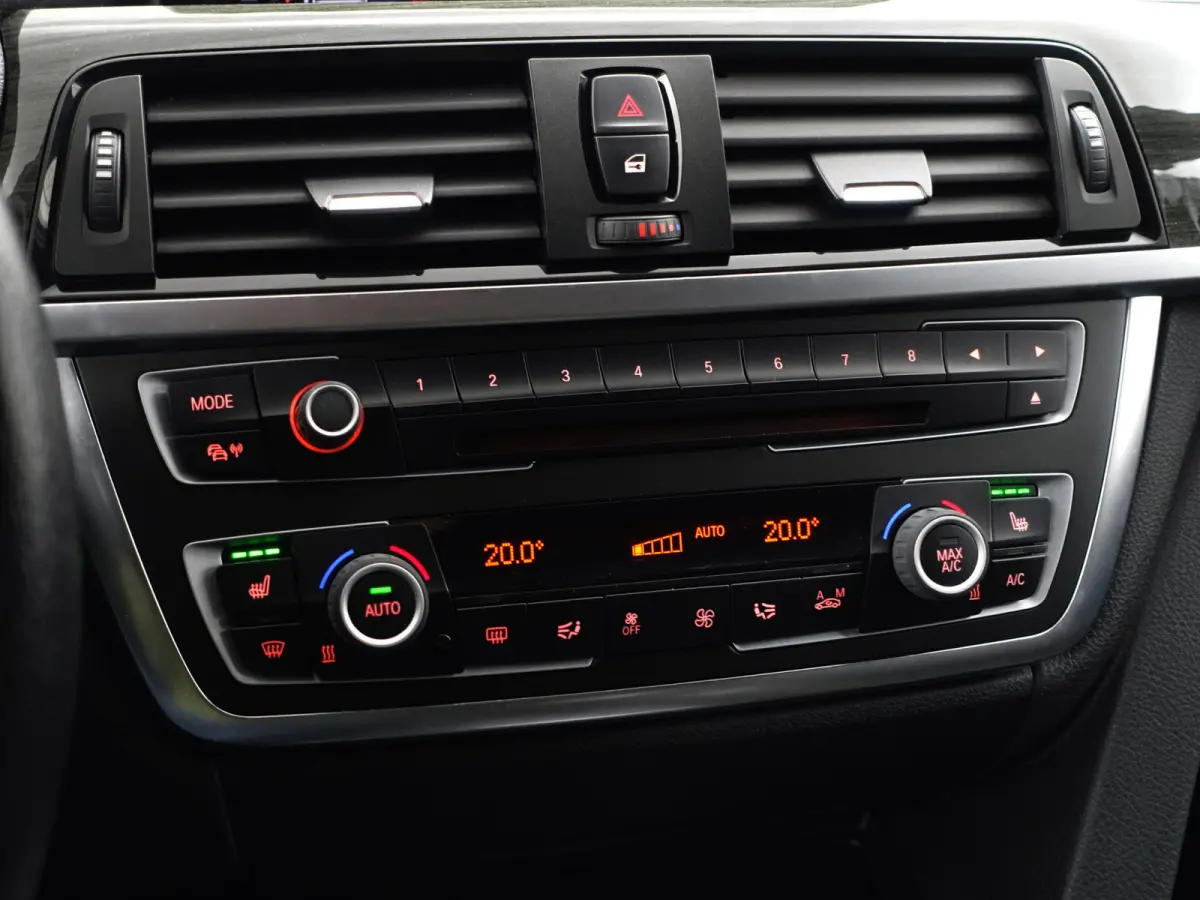 320i M Sport Aut- Nap 58dkm, Dealer Onderhouden, Lane Assist, Head Up, Xenon Led, Navigatie