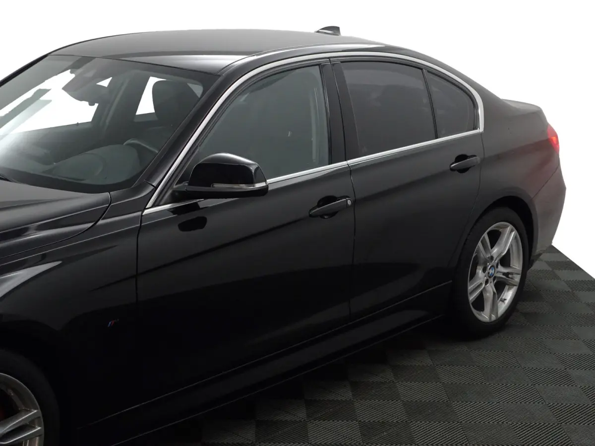 320i M Sport Aut- Nap 58dkm, Dealer Onderhouden, Lane Assist, Head Up, Xenon Led, Navigatie
