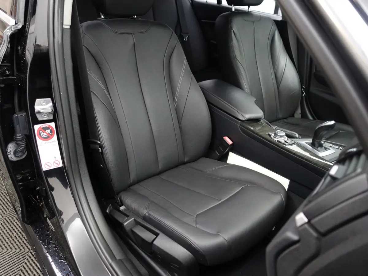 320i M Sport Aut- Nap 58dkm, Dealer Onderhouden, Lane Assist, Head Up, Xenon Led, Navigatie