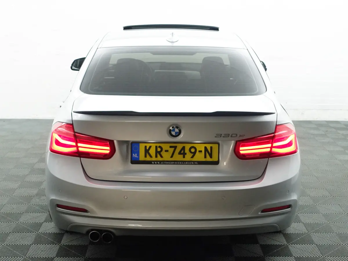 330e M Sport Aut- Schuifdak, Xenon Led, Park Assist, Sfeerverlichting, Leder Interieur, Navi pro