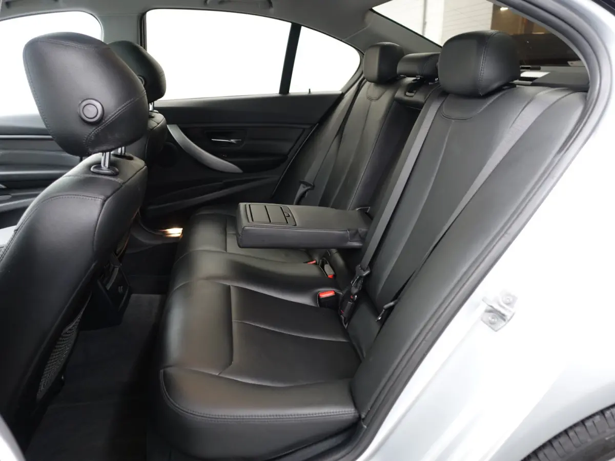 330e M Sport Aut- Schuifdak, Xenon Led, Park Assist, Sfeerverlichting, Leder Interieur, Navi pro