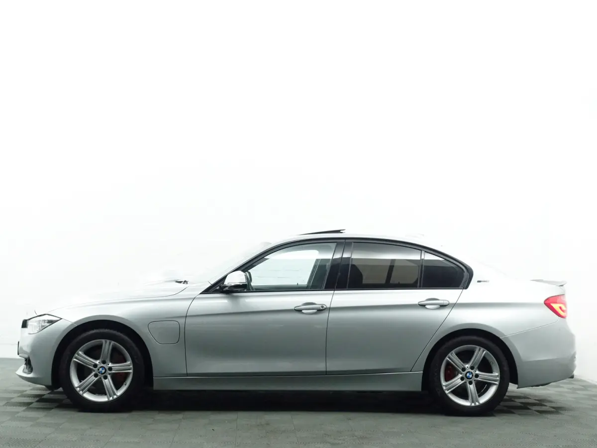 330e M Sport Aut- Schuifdak, Xenon Led, Park Assist, Sfeerverlichting, Leder Interieur, Navi pro