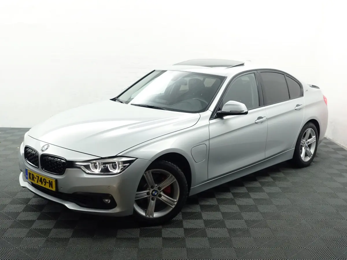 330e M Sport Aut- Schuifdak, Xenon Led, Park Assist, Sfeerverlichting, Leder Interieur, Navi pro