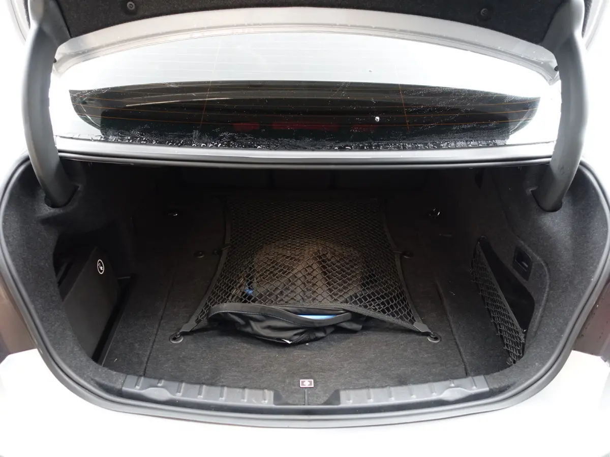 330e M Sport Aut- Schuifdak, Xenon Led, Park Assist, Sfeerverlichting, Leder Interieur, Navi pro