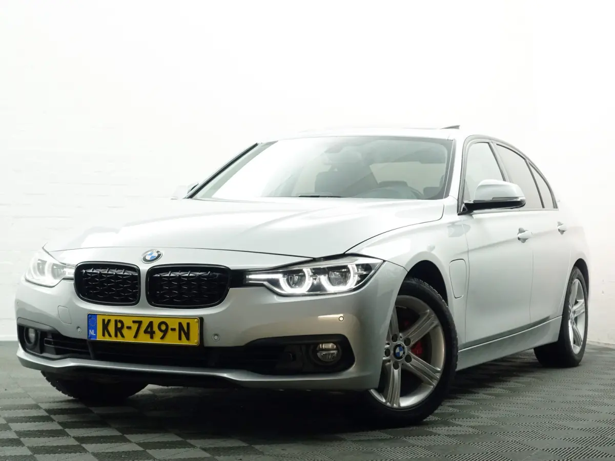 330e M Sport Aut- Schuifdak, Xenon Led, Park Assist, Sfeerverlichting, Leder Interieur, Navi pro