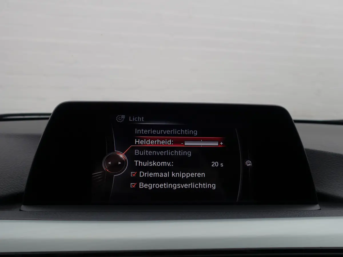 330e M Sport Aut- Schuifdak, Xenon Led, Park Assist, Sfeerverlichting, Leder Interieur, Navi pro