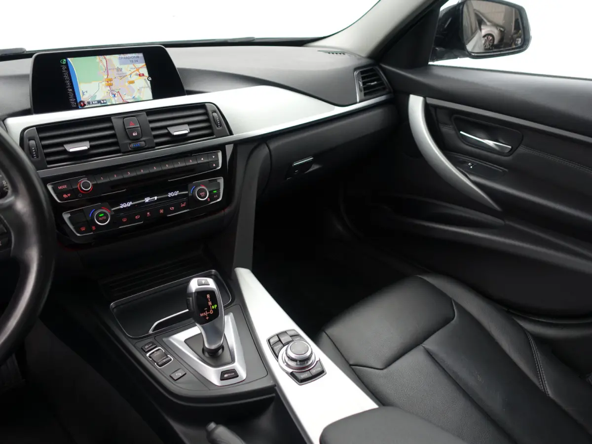 330e M Sport Aut- Schuifdak, Xenon Led, Park Assist, Sfeerverlichting, Leder Interieur, Navi pro
