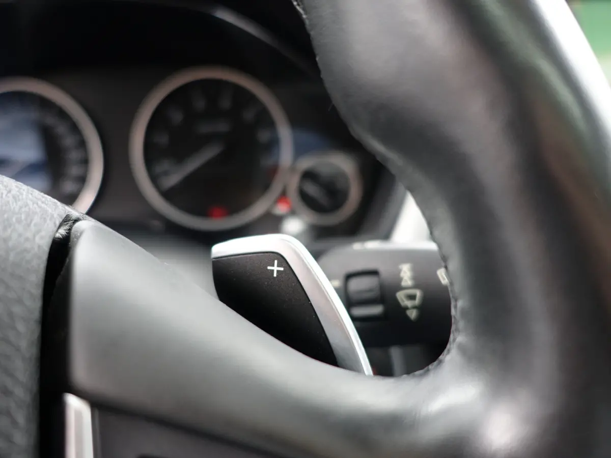 330e M Sport Aut- Schuifdak, Xenon Led, Park Assist, Sfeerverlichting, Leder Interieur, Navi pro