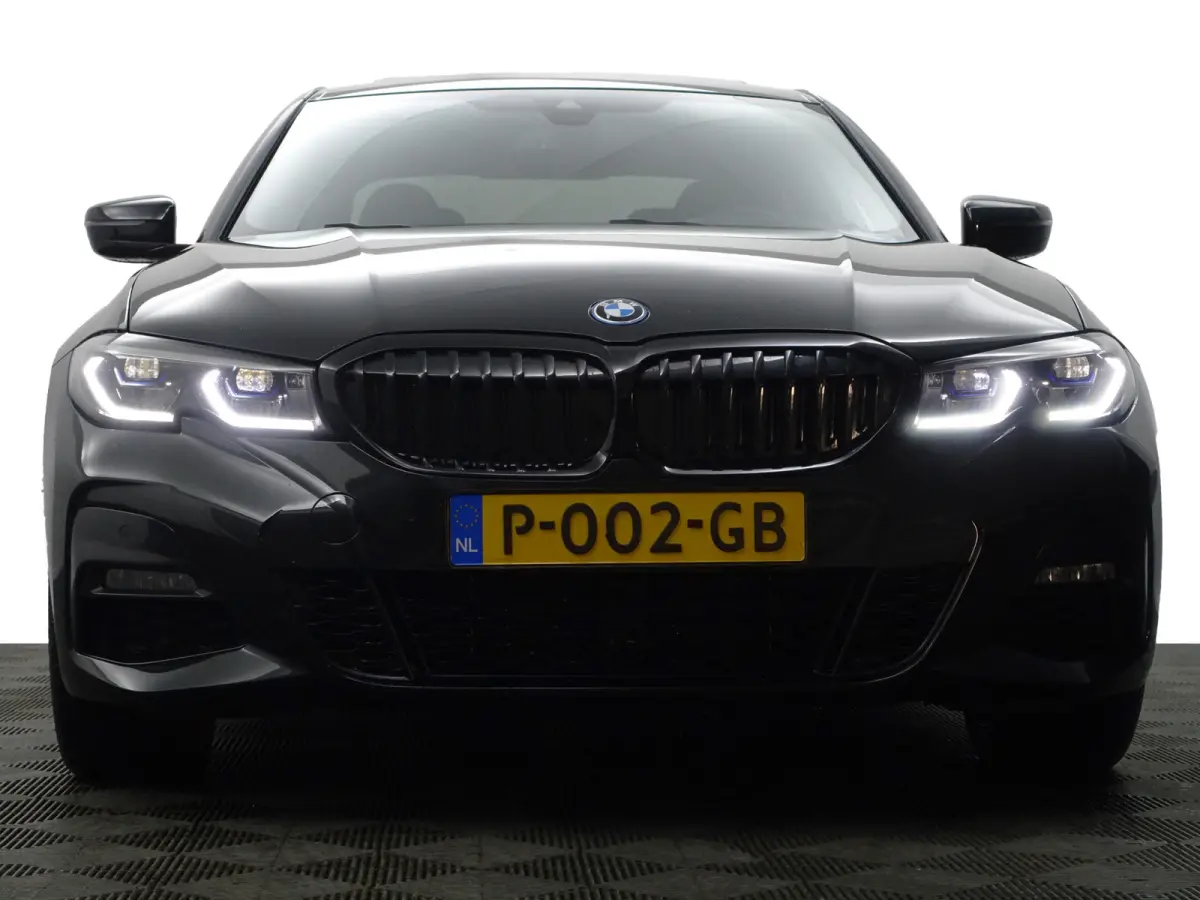 330e M Sport- Schuifdak, Laser Led, Stuur/Stoelverwarming, Head Up, Memory Seats, Sfeerverlichting