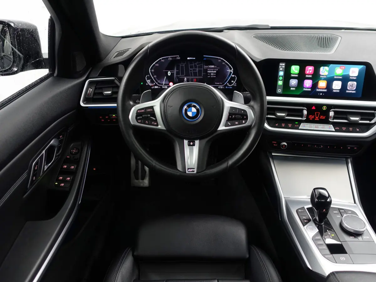 330e M Sport- Schuifdak, Laser Led, Stuur/Stoelverwarming, Head Up, Memory Seats, Sfeerverlichting
