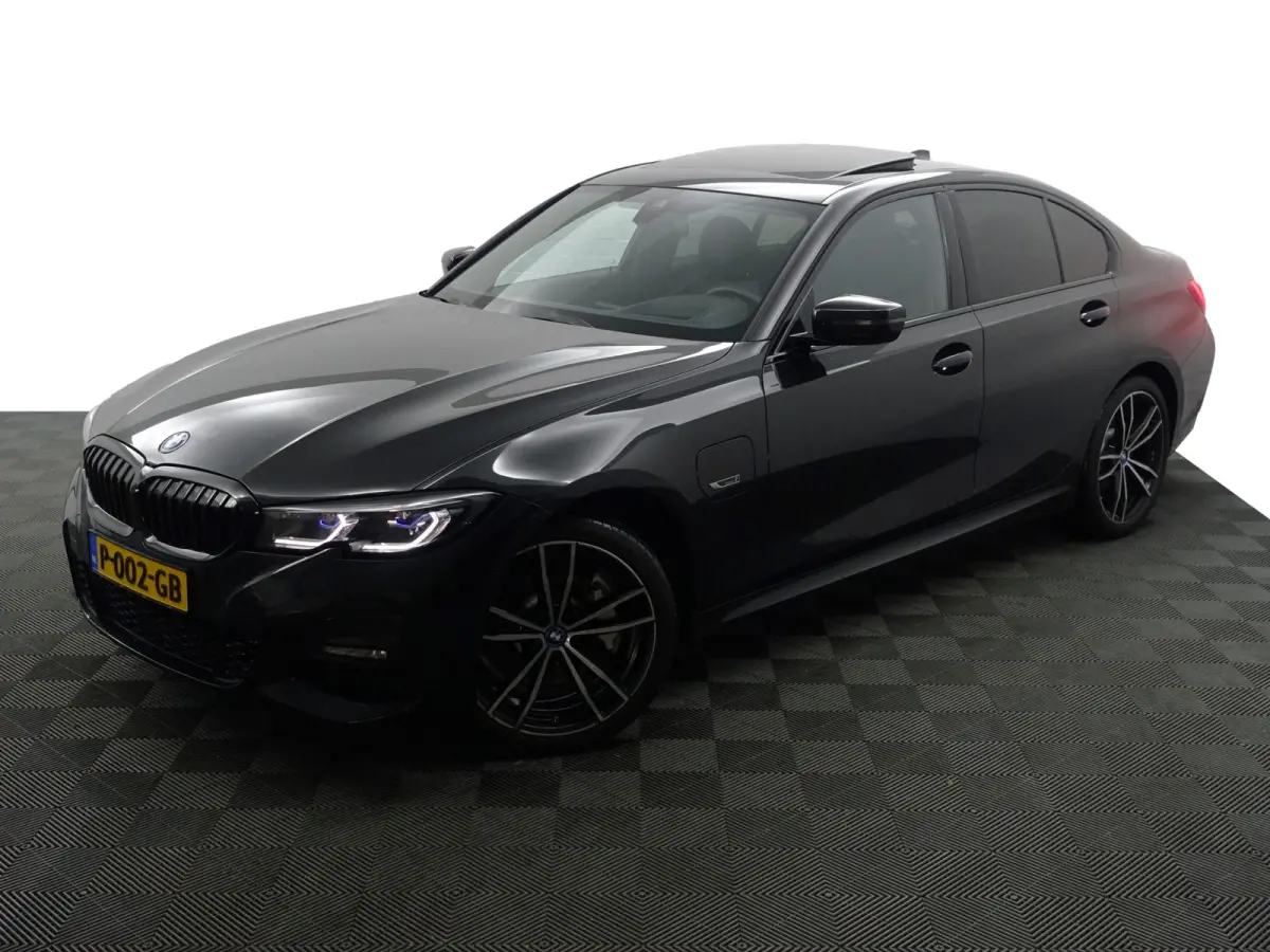 330e M Sport- Schuifdak, Laser Led, Stuur/Stoelverwarming, Head Up, Memory Seats, Sfeerverlichting