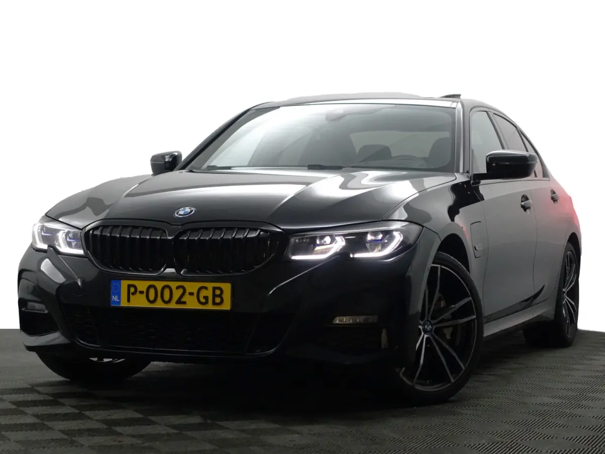 330e M Sport- Schuifdak, Laser Led, Stuur/Stoelverwarming, Head Up, Memory Seats, Sfeerverlichting