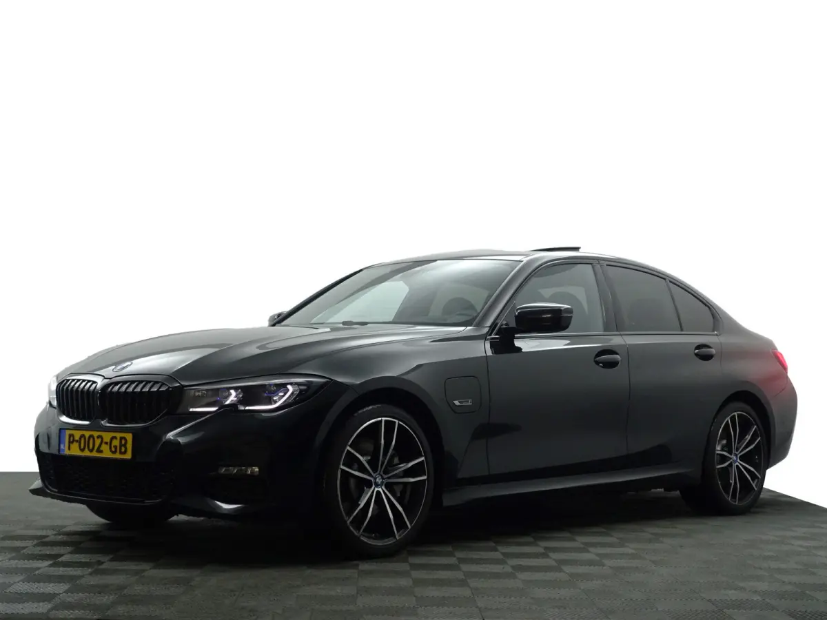 330e M Sport- Schuifdak, Laser Led, Stuur/Stoelverwarming, Head Up, Memory Seats, Sfeerverlichting