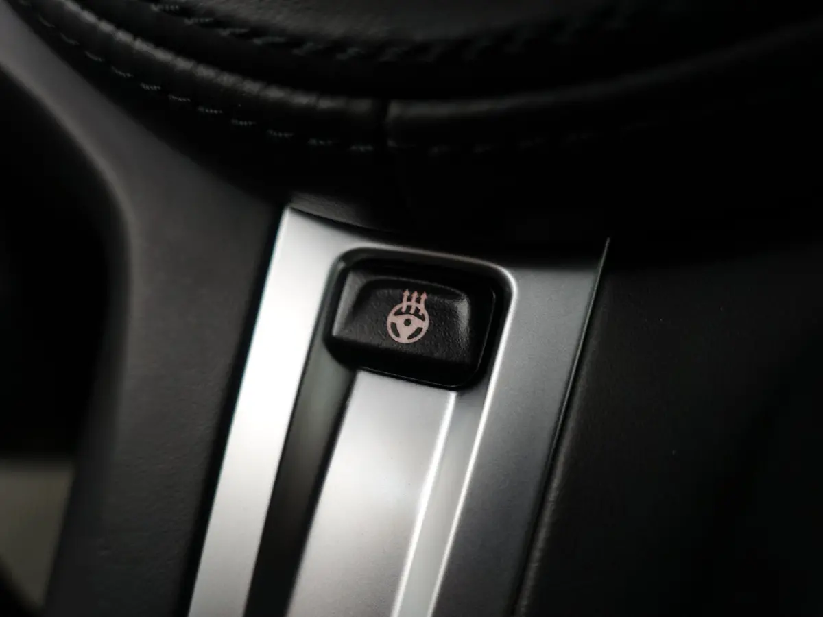 330e M Sport- Schuifdak, Laser Led, Stuur/Stoelverwarming, Head Up, Memory Seats, Sfeerverlichting