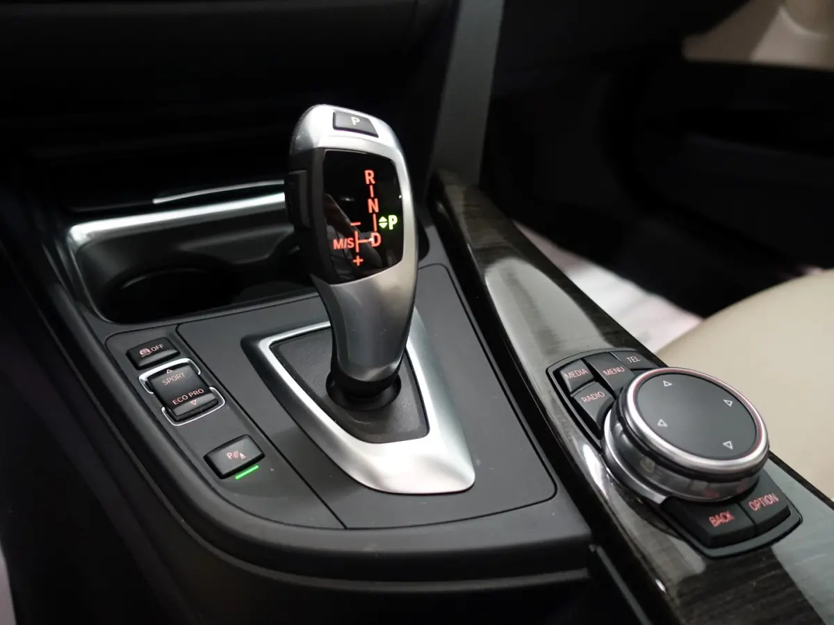 320i M Sport Aut- Panoramadak, Sport Leder, Xenon Led, Head up, Memory