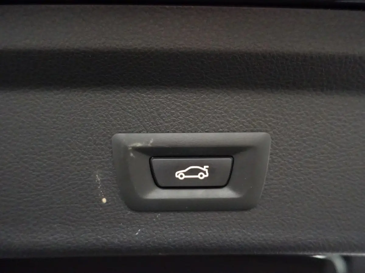 320i M Sport Aut- Panoramadak, Sport Leder, Xenon Led, Head up, Memory