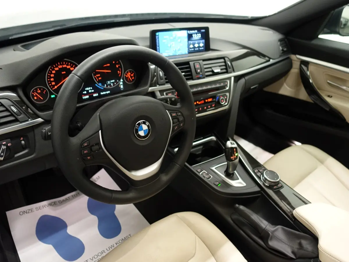 320i M Sport Aut- Panoramadak, Sport Leder, Xenon Led, Head up, Memory
