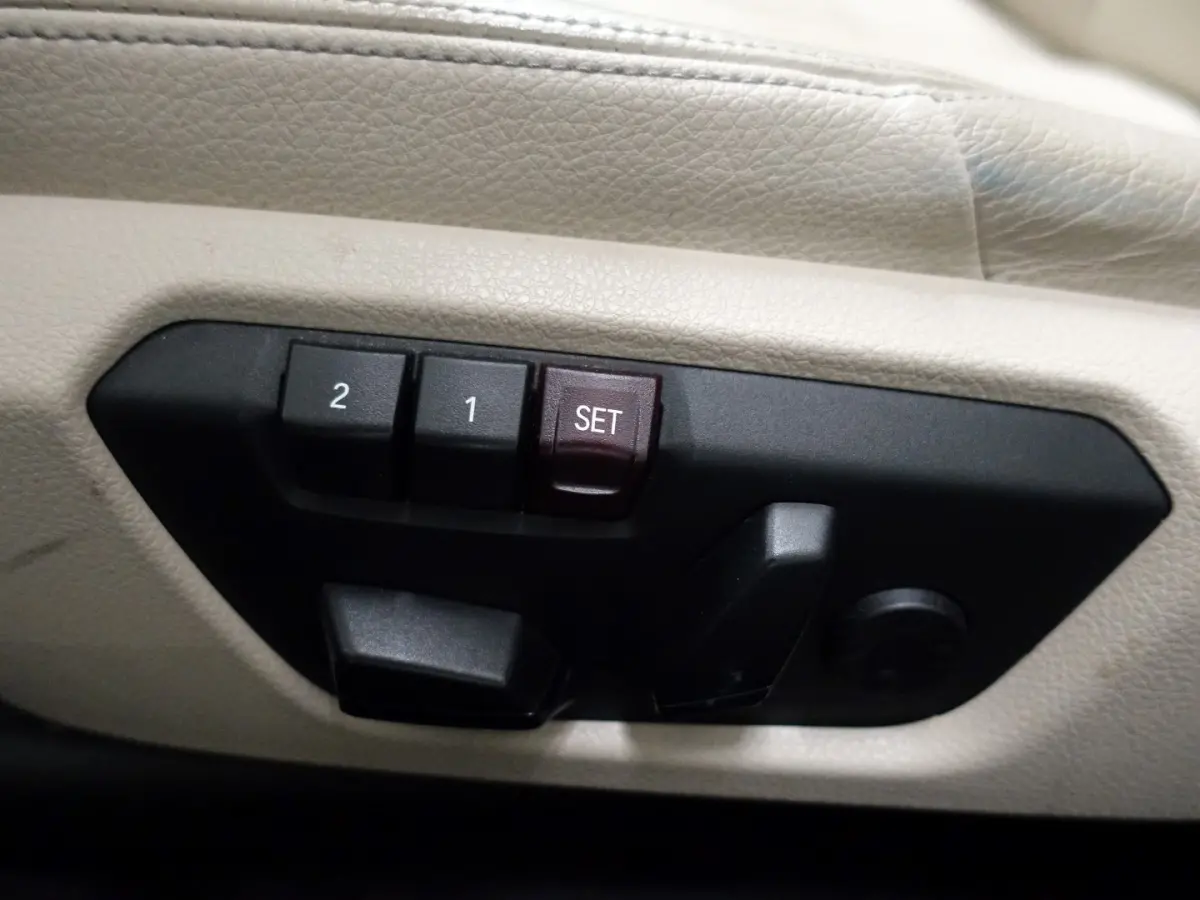 320i M Sport Aut- Panoramadak, Sport Leder, Xenon Led, Head up, Memory