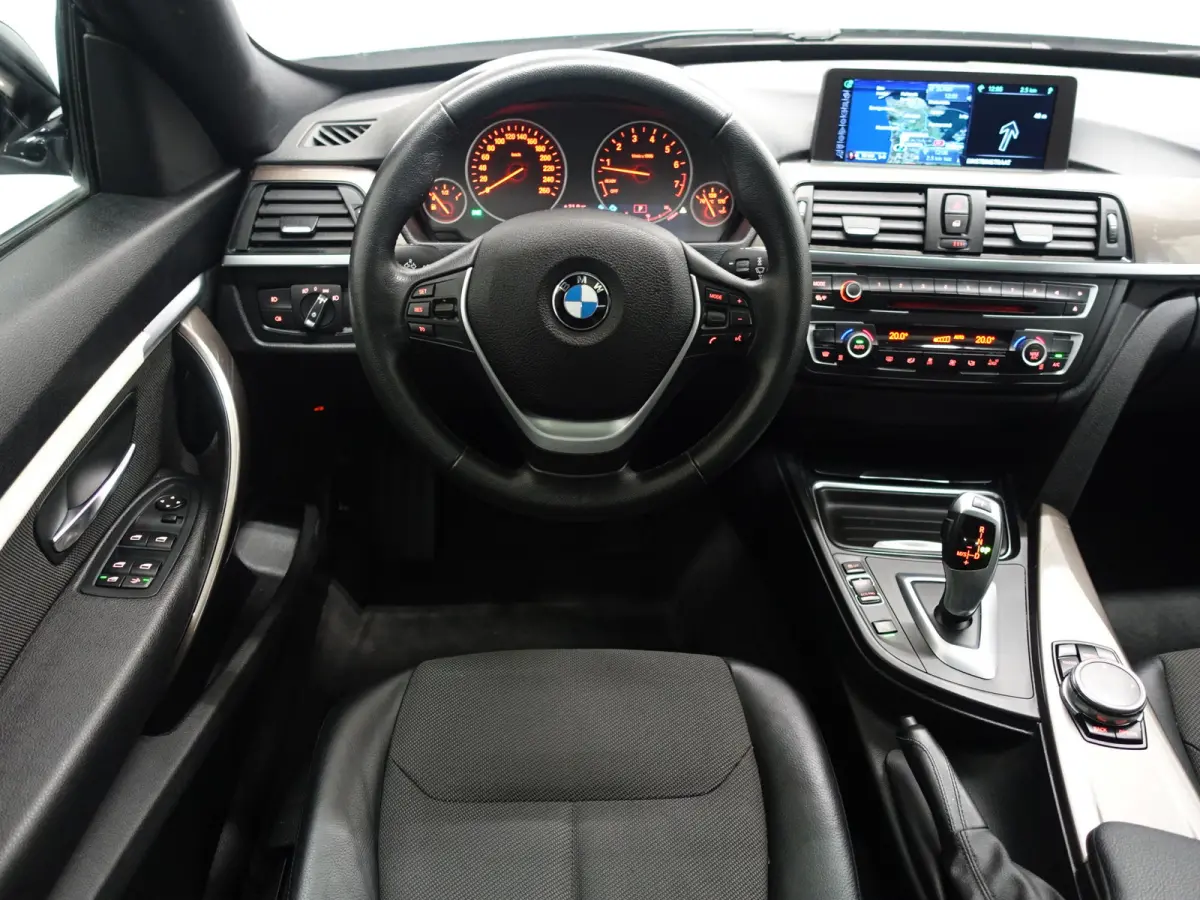 328i M-Sport Black Performance Aut- Head Up, Panoramadak, Xenon Led, Leder, Navigatie