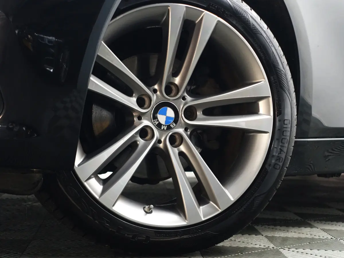 318i High Executive Aut- Xenon Led, Sport Interieur, Standkachel, Sfeerverlichting, Park Assist