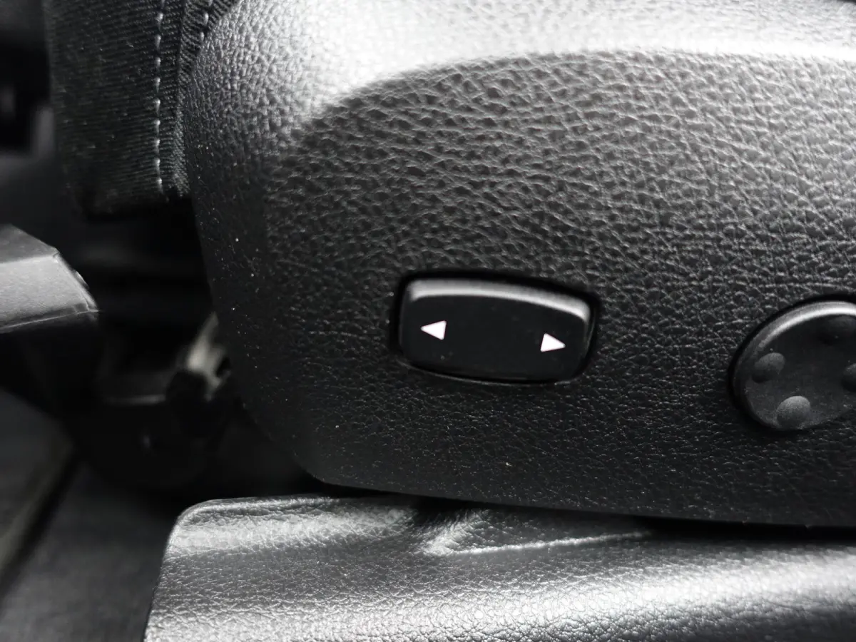 318i High Executive Aut- Xenon Led, Sport Interieur, Standkachel, Sfeerverlichting, Park Assist