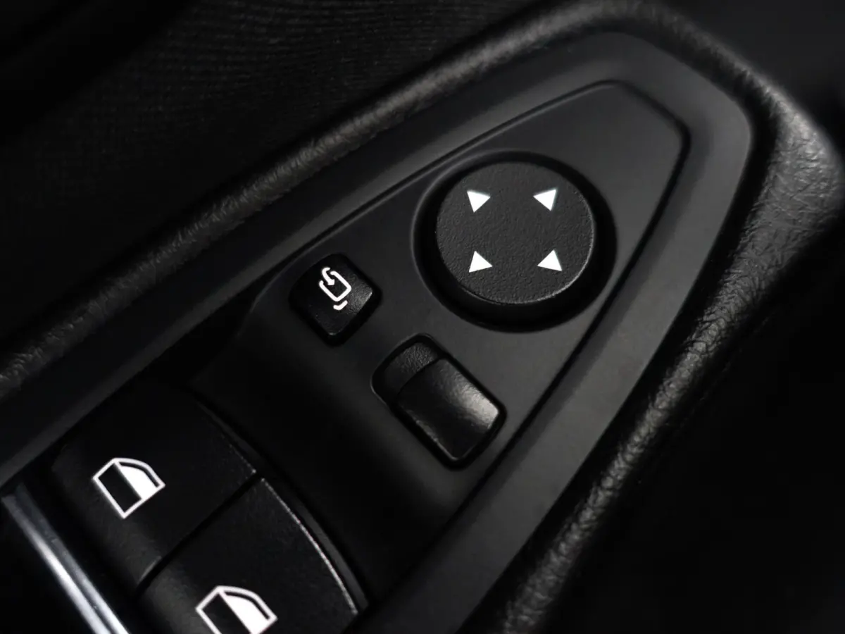 318i High Executive Aut- Xenon Led, Sport Interieur, Standkachel, Sfeerverlichting, Park Assist