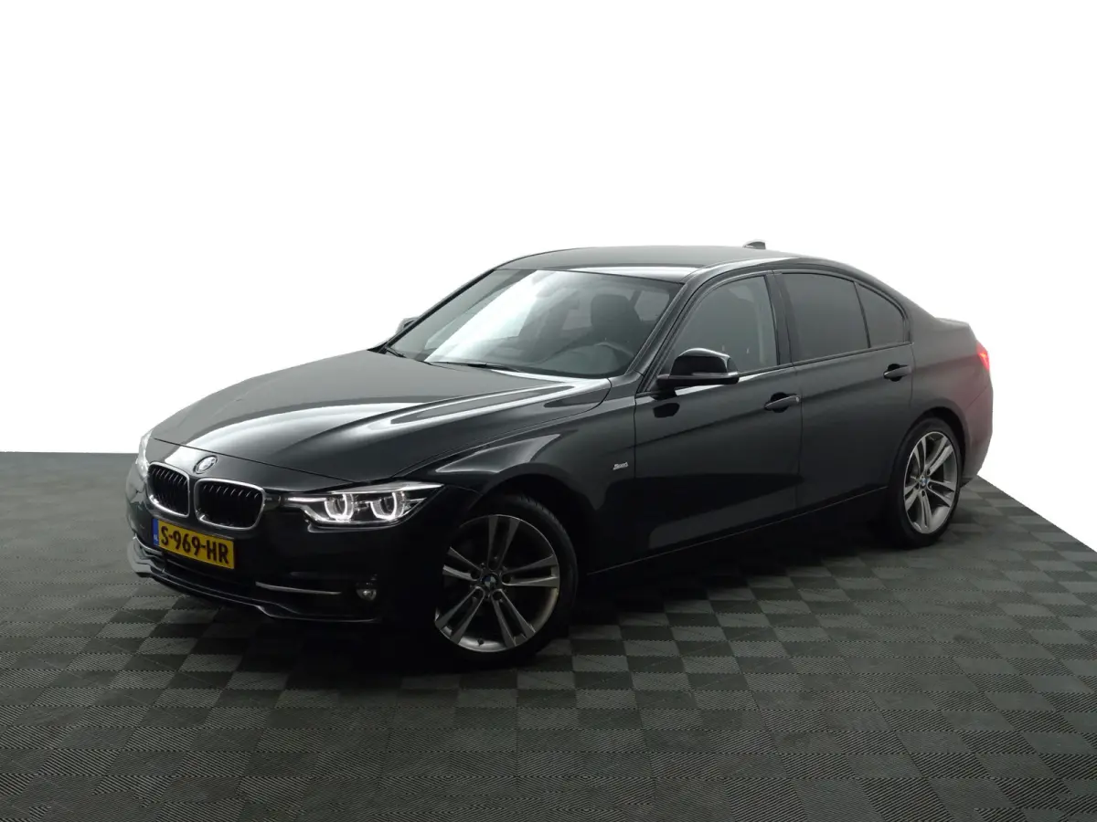 318i High Executive Aut- Xenon Led, Sport Interieur, Standkachel, Sfeerverlichting, Park Assist