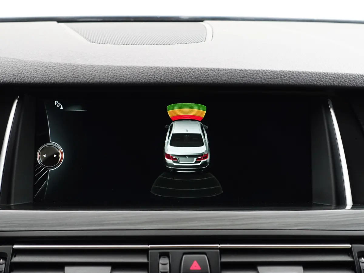520i Luxury Edition Aut- Memory Seats, Xenon Led, Sfeerverlichting, Stoelverwarming, Dealeronderhouden