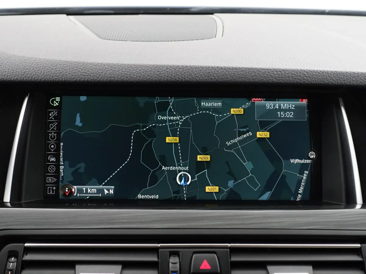 520i Luxury Edition Aut- Memory Seats, Xenon Led, Sfeerverlichting, Stoelverwarming, Dealeronderhouden