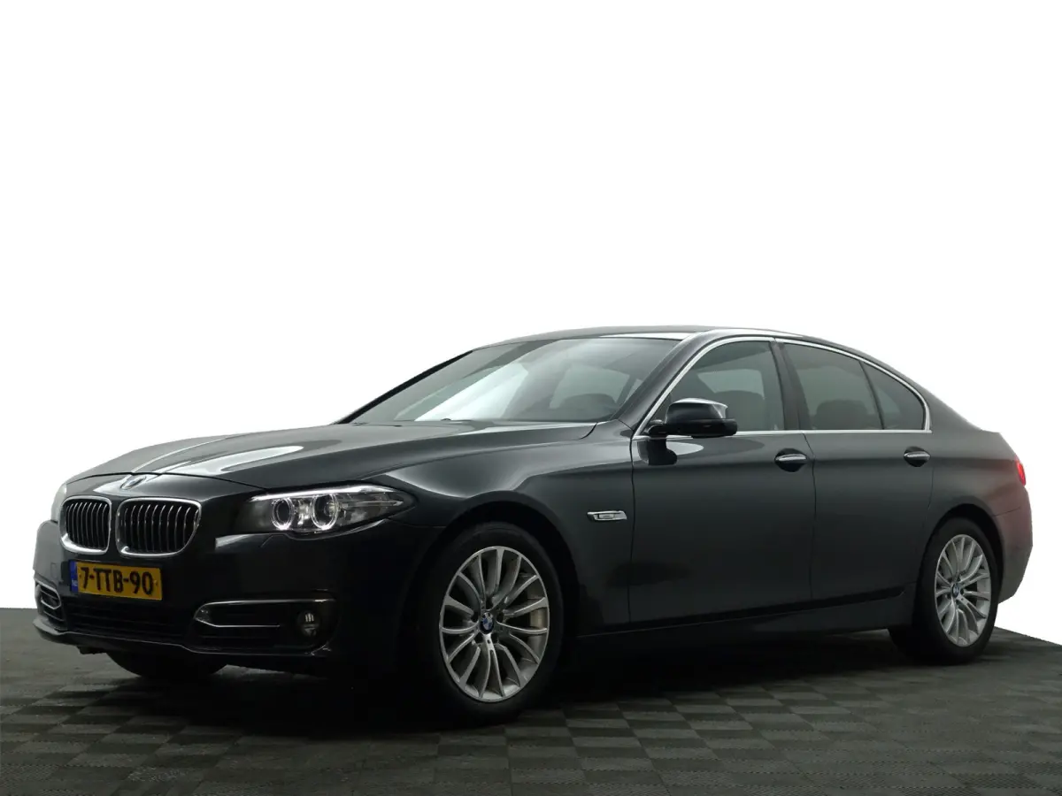 520i Luxury Edition Aut- Memory Seats, Xenon Led, Sfeerverlichting, Stoelverwarming, Dealeronderhouden
