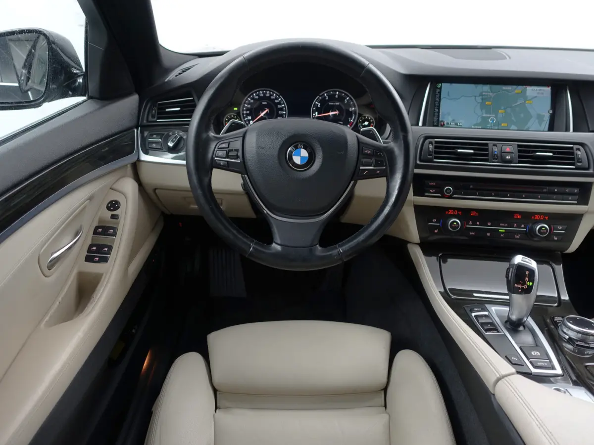 520i Luxury Edition Aut- Memory Seats, Xenon Led, Sfeerverlichting, Stoelverwarming, Dealeronderhouden