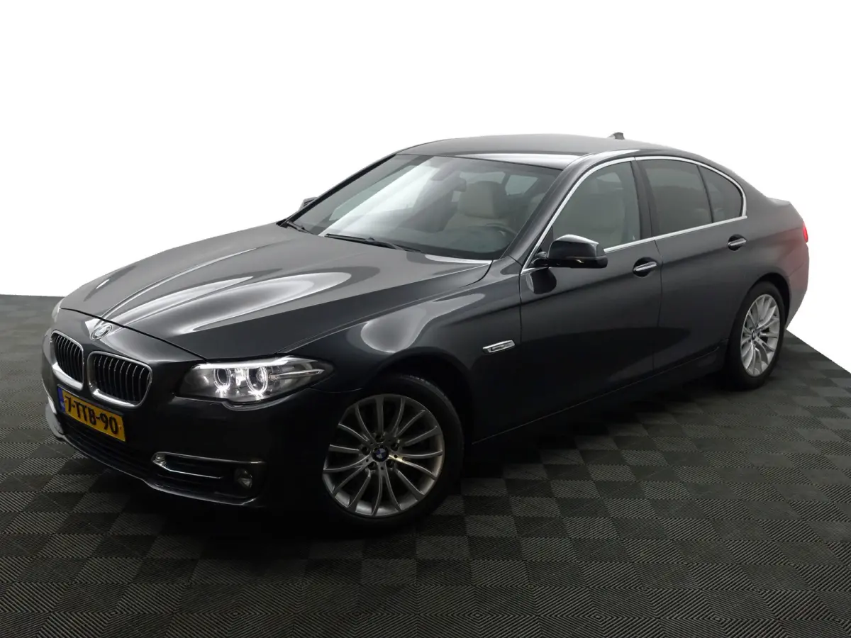 520i Luxury Edition Aut- Memory Seats, Xenon Led, Sfeerverlichting, Stoelverwarming, Dealeronderhouden