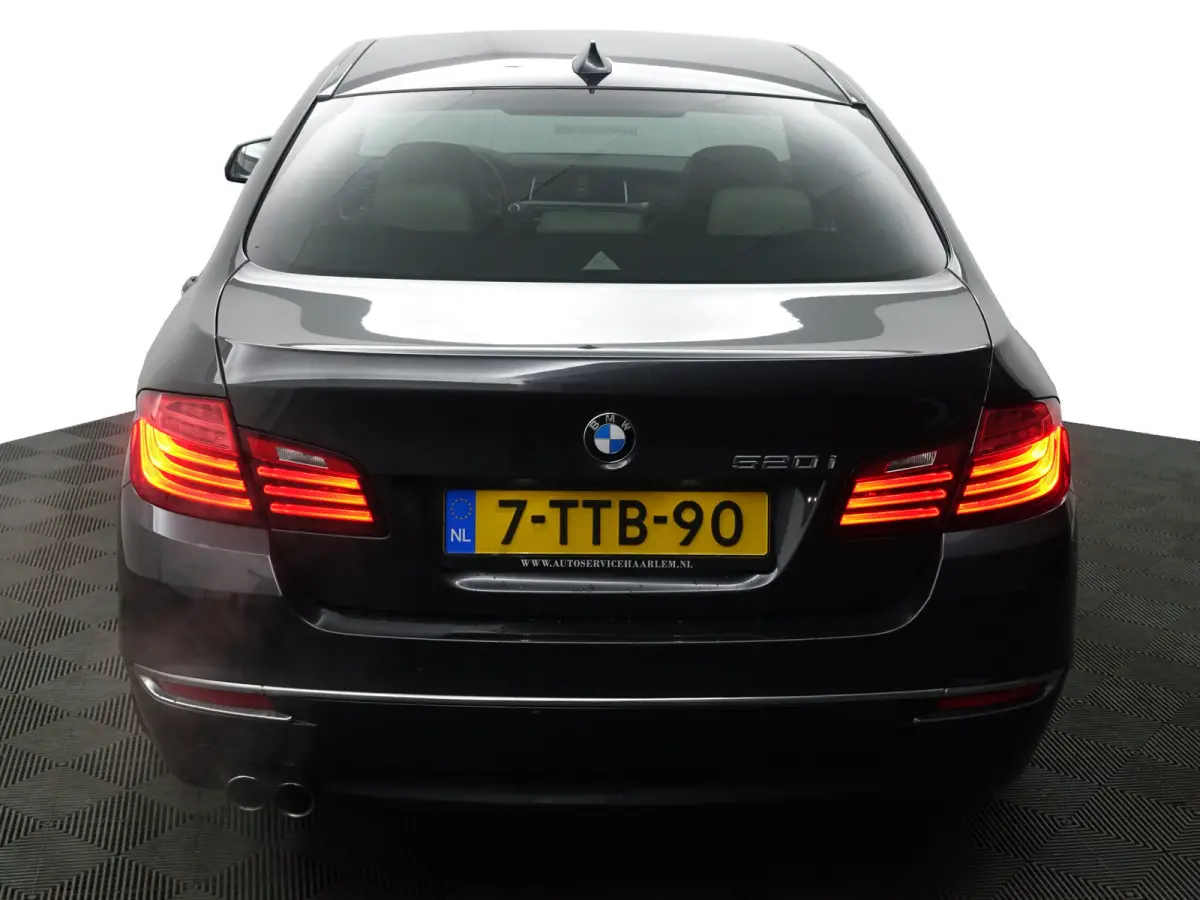 520i Luxury Edition Aut- Memory Seats, Xenon Led, Sfeerverlichting, Stoelverwarming, Dealeronderhouden