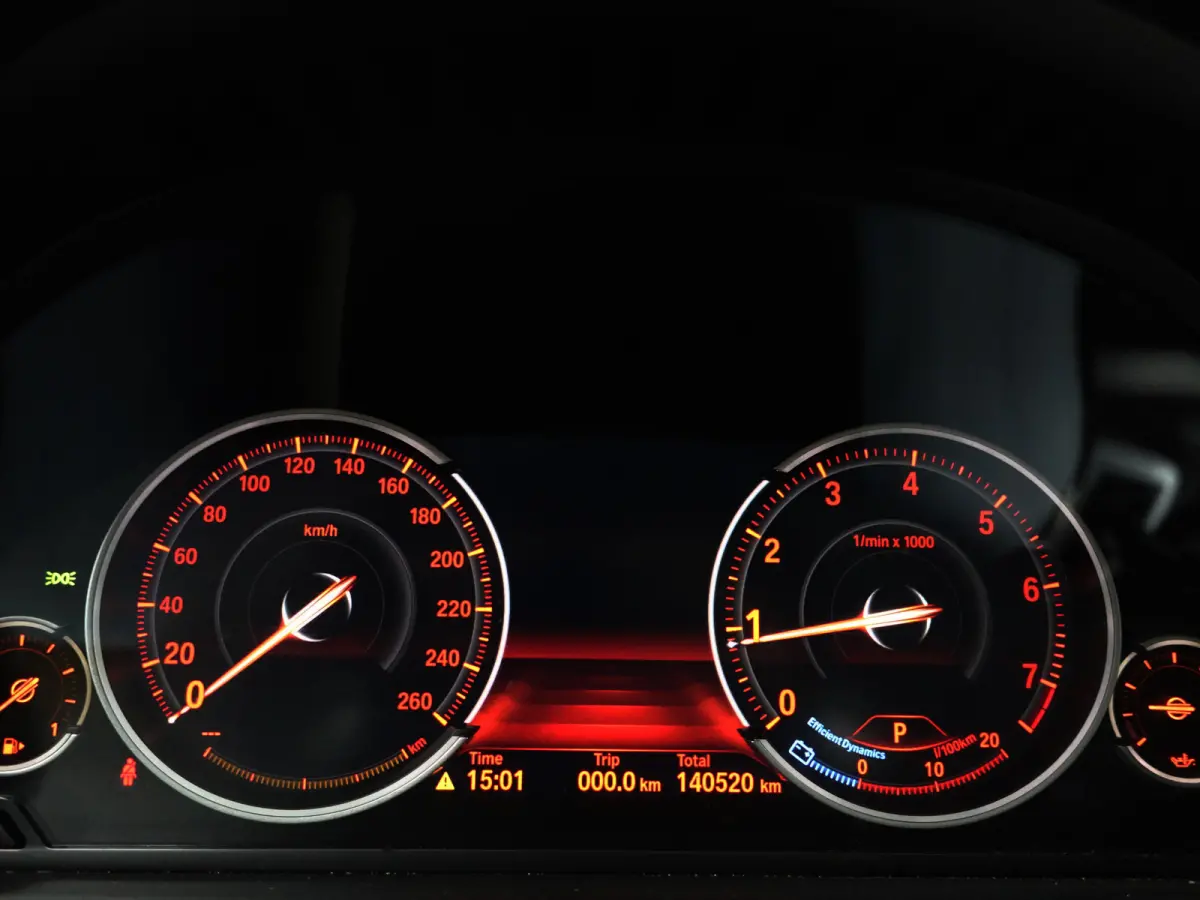 520i Luxury Edition Aut- Memory Seats, Xenon Led, Sfeerverlichting, Stoelverwarming, Dealeronderhouden
