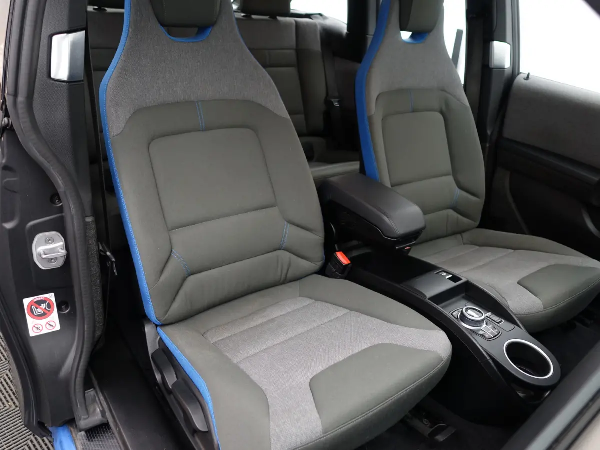 High Voltage Edition 94Ah 33 kWh- Xenon Led, Park Assist, Stoelverwarming, Navigatie, Cruise, Privacy Glass