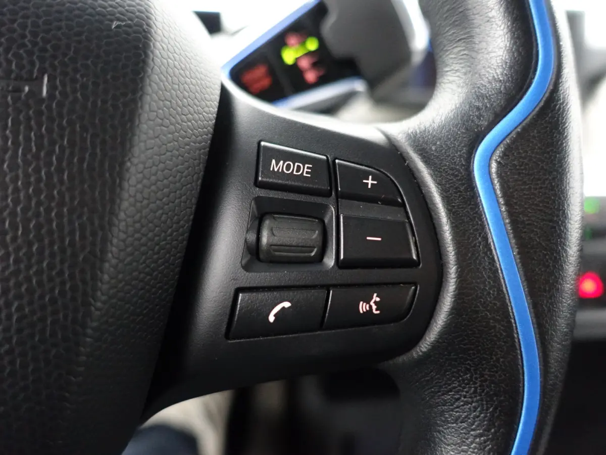 High Voltage Edition 94Ah 33 kWh- Xenon Led, Park Assist, Stoelverwarming, Navigatie, Cruise, Privacy Glass