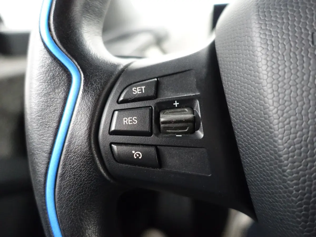 High Voltage Edition 94Ah 33 kWh- Xenon Led, Park Assist, Stoelverwarming, Navigatie, Cruise, Privacy Glass