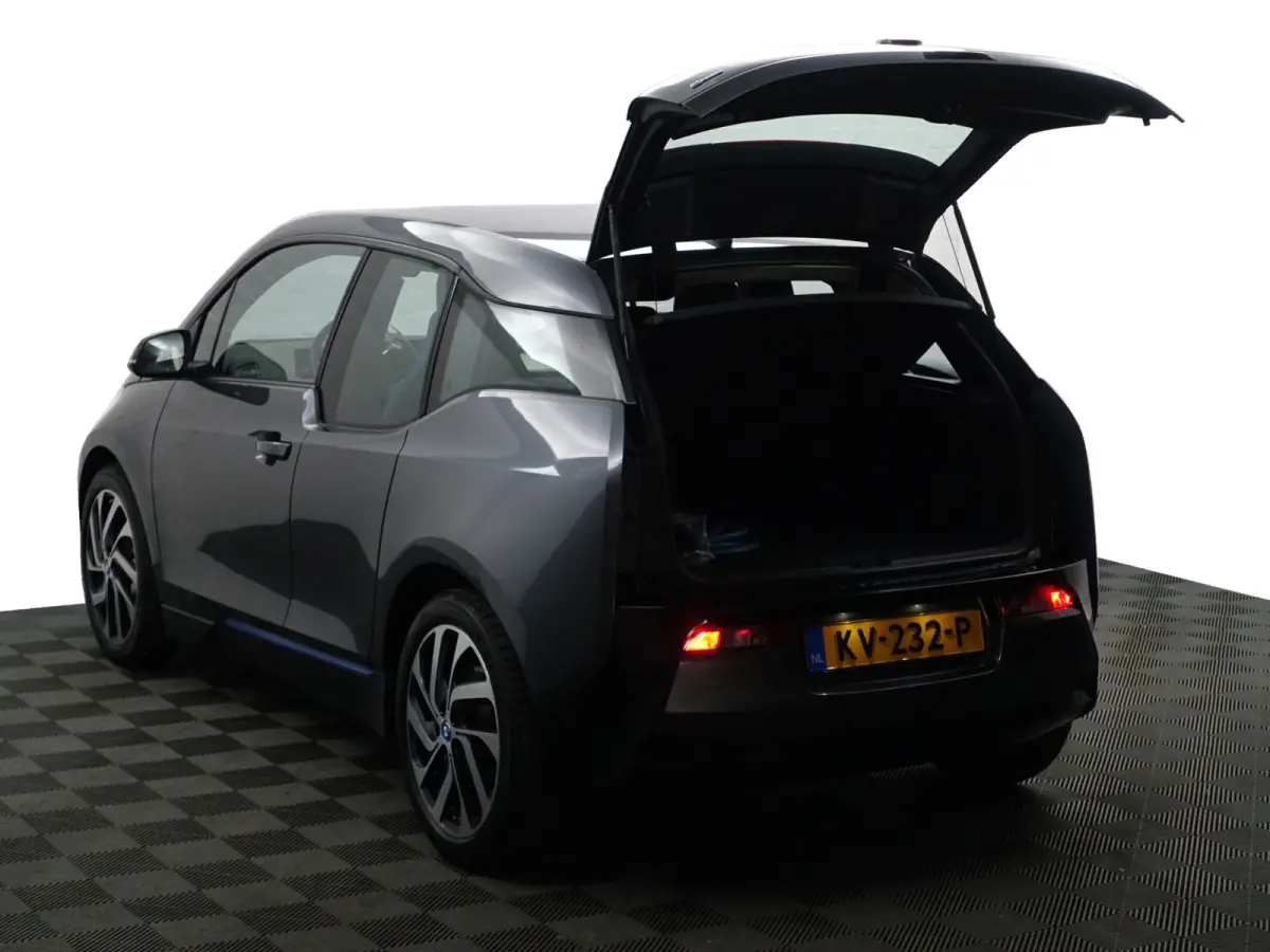 High Voltage Edition 94Ah 33 kWh- Xenon Led, Park Assist, Stoelverwarming, Navigatie, Cruise, Privacy Glass