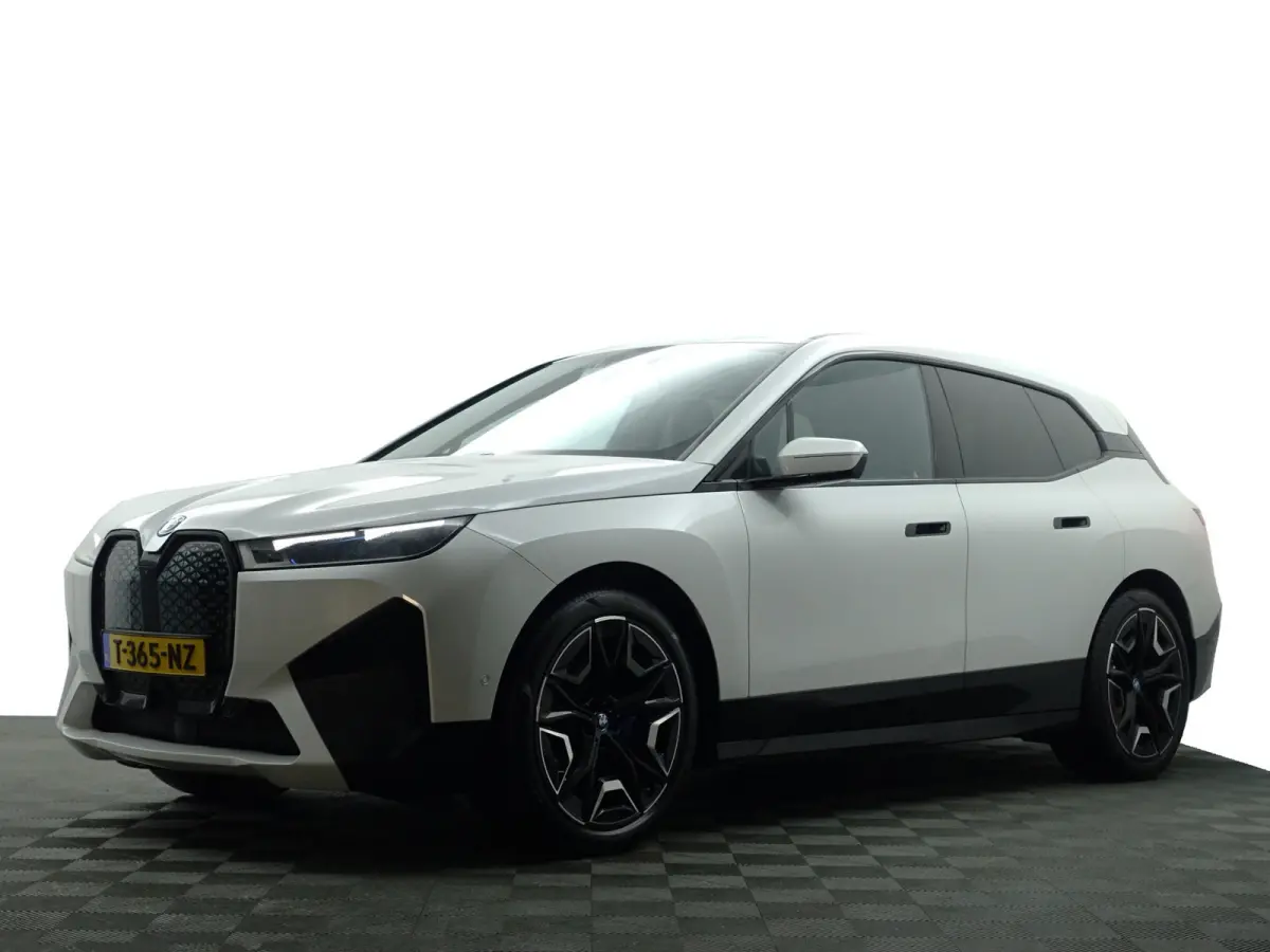 xDrive40 M Sport Plus 77 kWh- Stoelmassage, Harman Kardon, 360 Camera, Head Up, Memory Seats, Sfeerverlichting