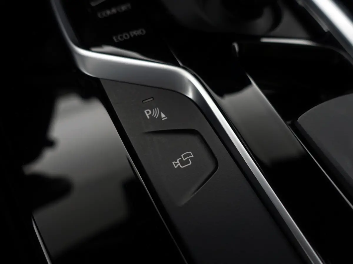 High Executive 80 kWh M Sport Aut- SOH 97%, Panoramadak, Harman Kardon, Head Up, Memory, CarPlay, Sfeerverlichting, 360 Camera