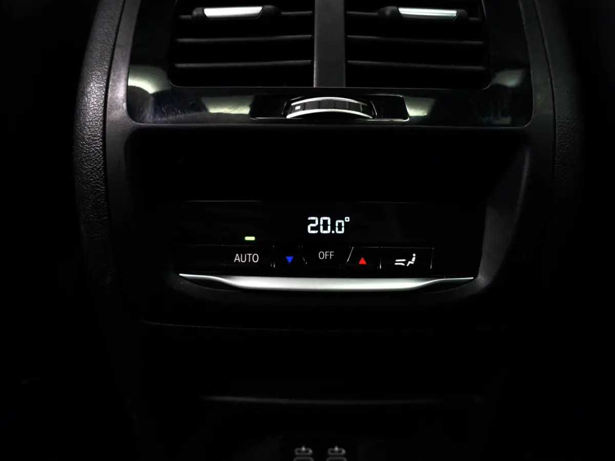 High Executive 80 kWh M Sport Aut- SOH 97%, Panoramadak, Harman Kardon, Head Up, Memory, CarPlay, Sfeerverlichting, 360 Camera