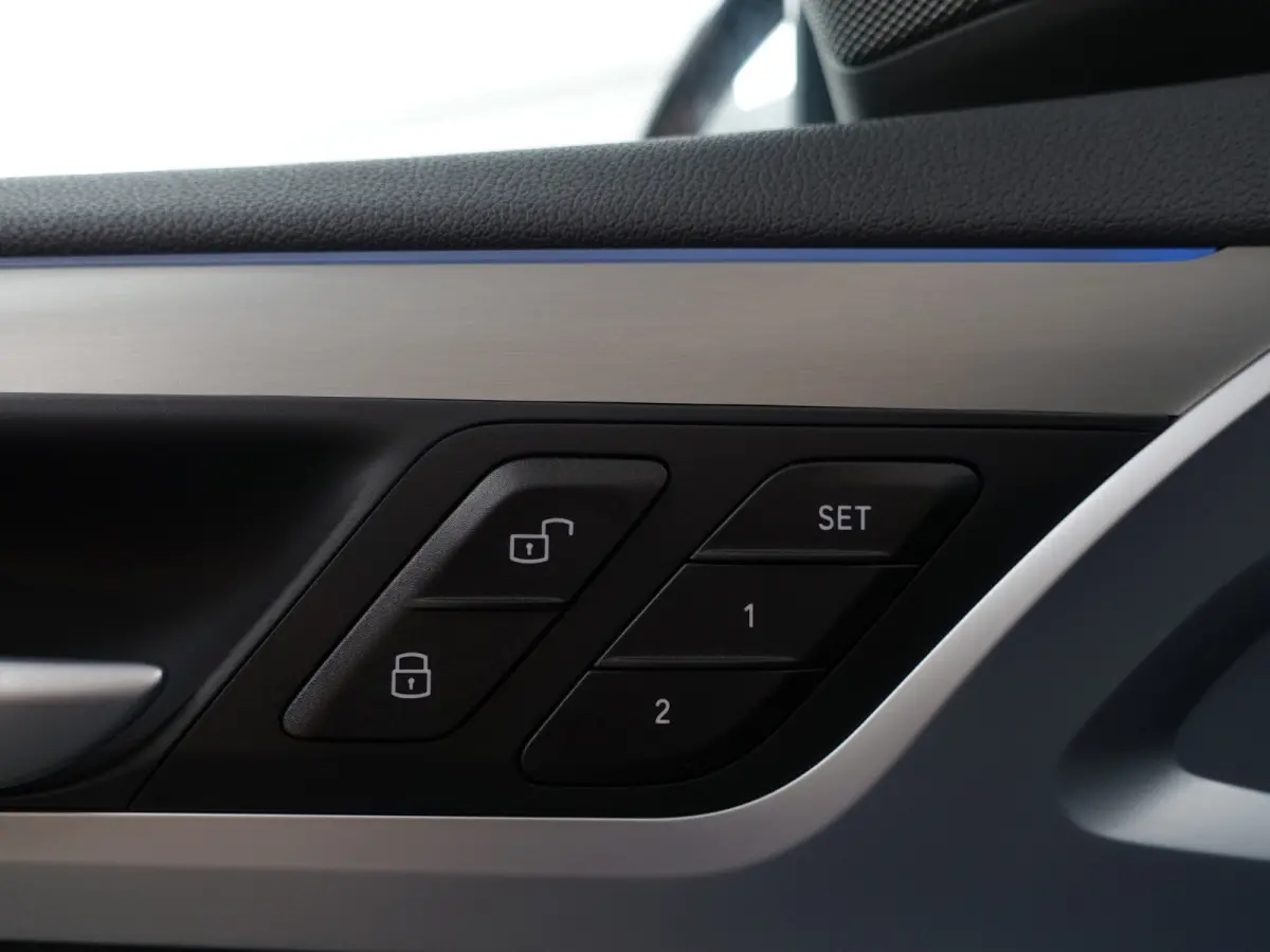 High Executive 80 kWh M Sport Aut- SOH 97%, Panoramadak, Harman Kardon, Head Up, Memory, CarPlay, Sfeerverlichting, 360 Camera