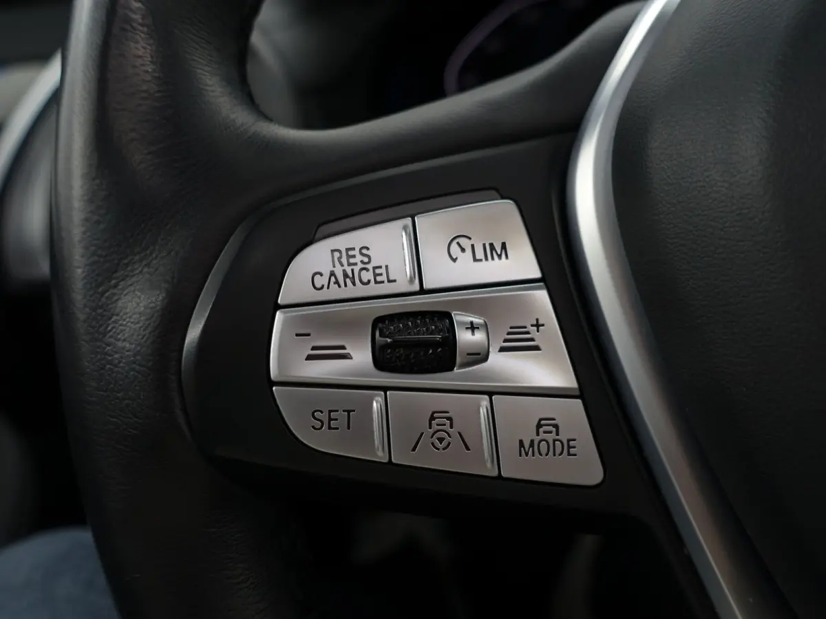 High Executive 80 kWh M Sport Aut- SOH 97%, Panoramadak, Harman Kardon, Head Up, Memory, CarPlay, Sfeerverlichting, 360 Camera