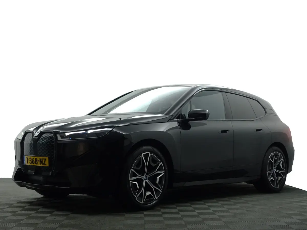 xDrive40 M Sport Plus 77 kWh- Stoelmassage, Harman Kardon, 360 Camera, Head Up, Memory Seats, Sfeerverlichting