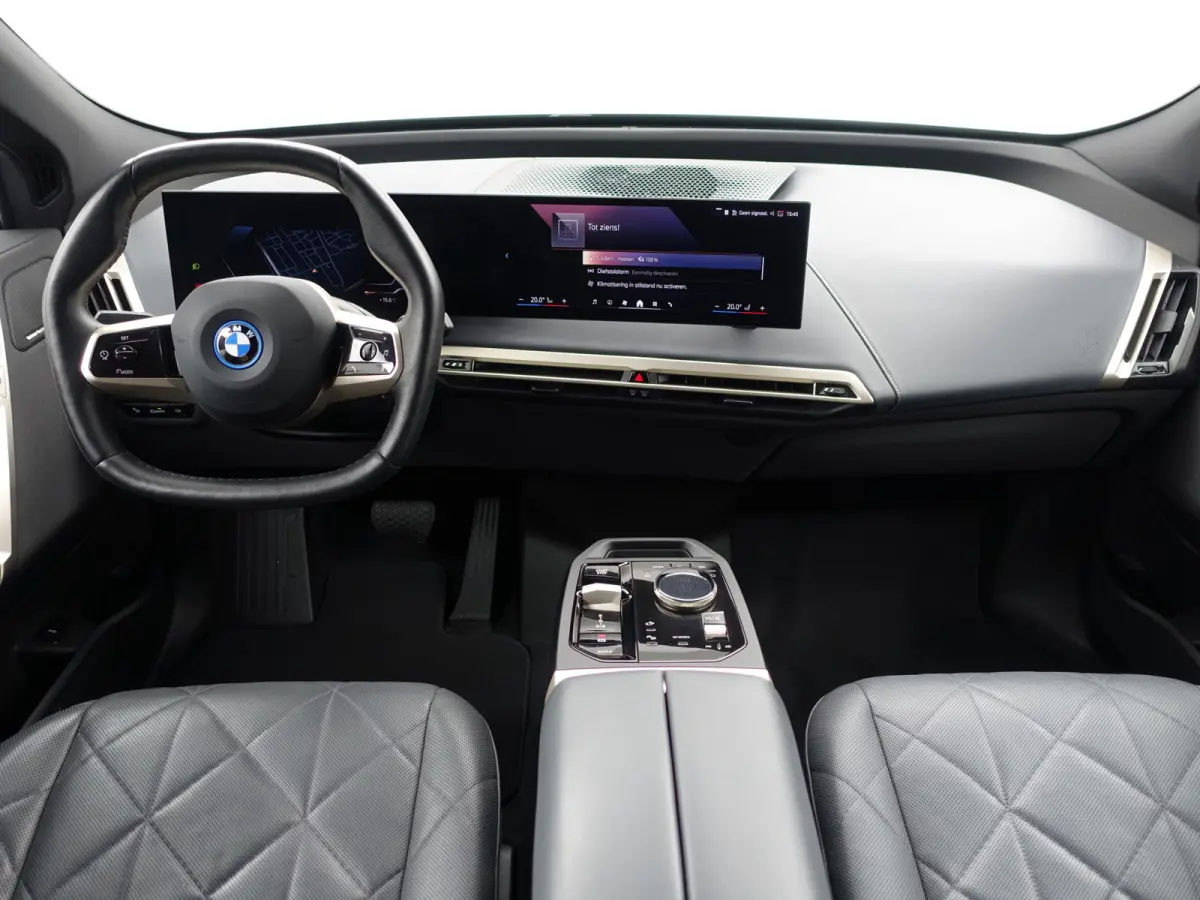 xDrive40 M Sport Plus 77 kWh- Stoelmassage, Harman Kardon, 360 Camera, Head Up, Memory Seats, Sfeerverlichting