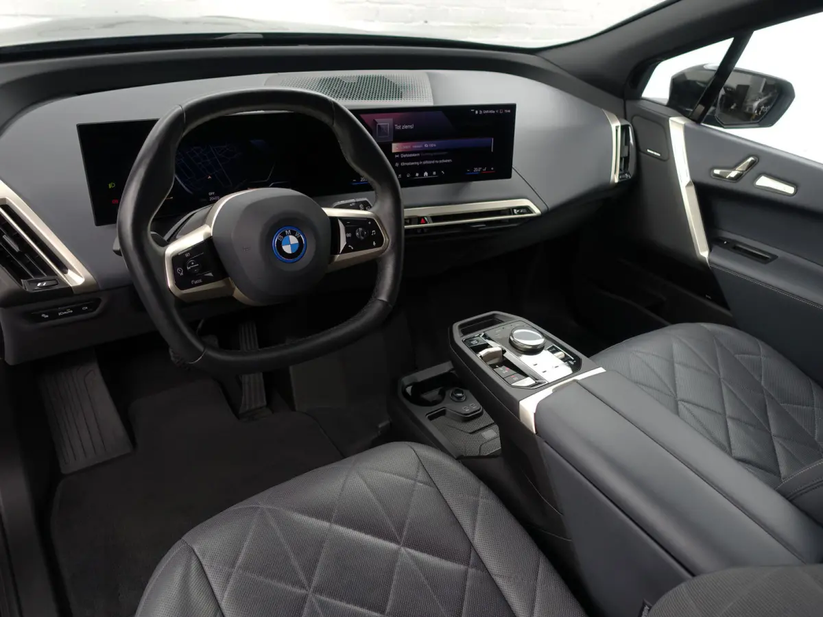 xDrive40 M Sport Plus 77 kWh- Stoelmassage, Harman Kardon, 360 Camera, Head Up, Memory Seats, Sfeerverlichting