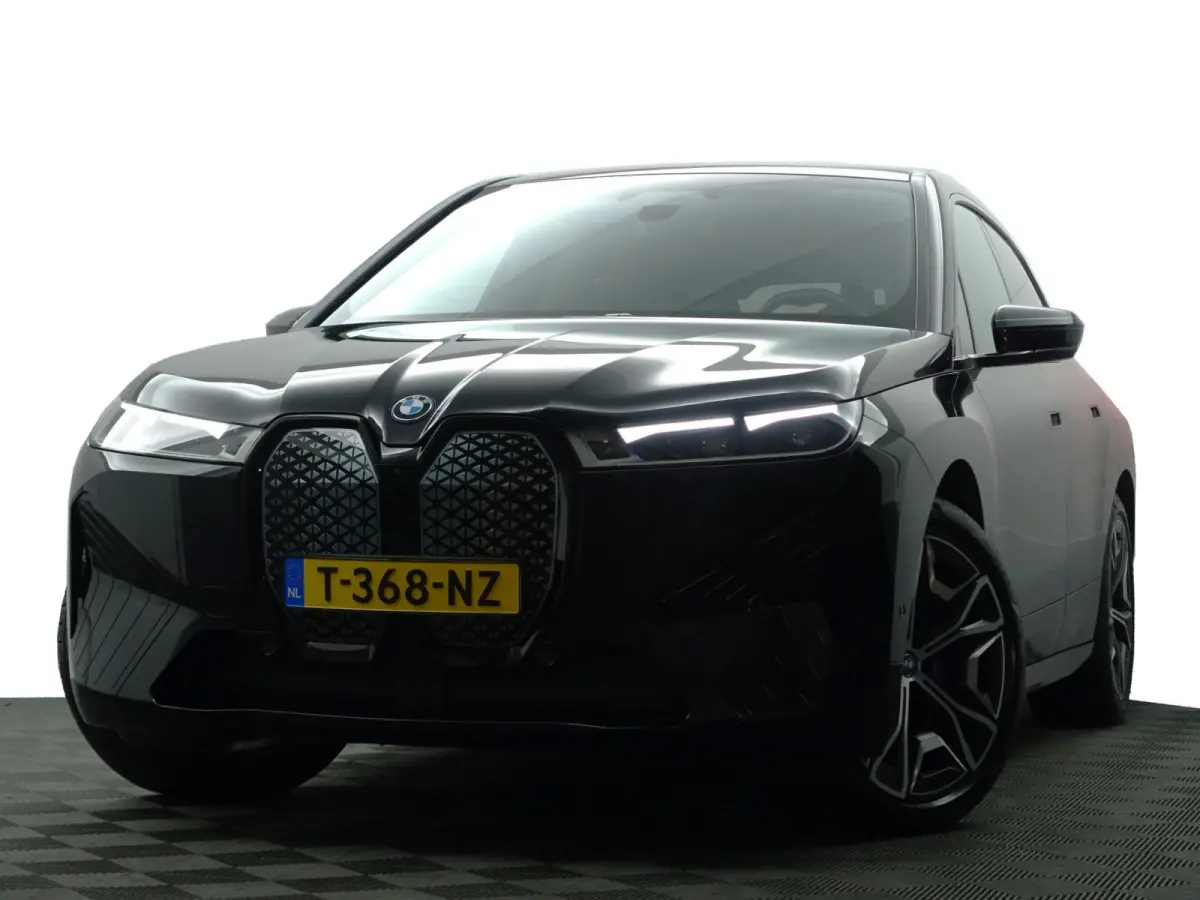 xDrive40 M Sport Plus 77 kWh- Stoelmassage, Harman Kardon, 360 Camera, Head Up, Memory Seats, Sfeerverlichting
