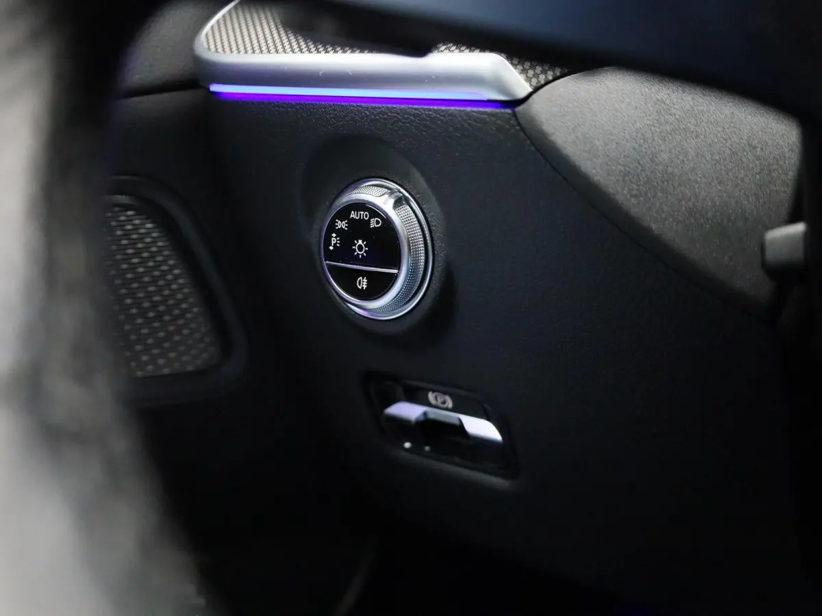 300 e AMG Line | Automaat | Apple Carplay / Android Auto | Panoramadak | Sfeerverlichting | Achteruitrijcamera | Stoelverwarming |